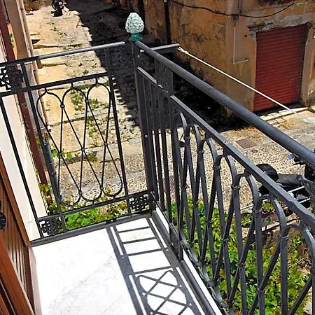 La Casa Del Geko Bed & Breakfast Cefalù