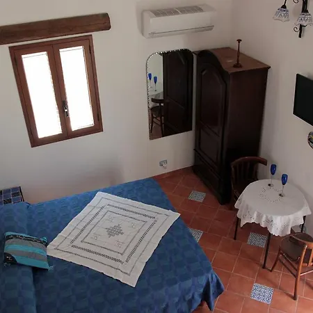 La Casa Del Geko Bed & Breakfast 4*