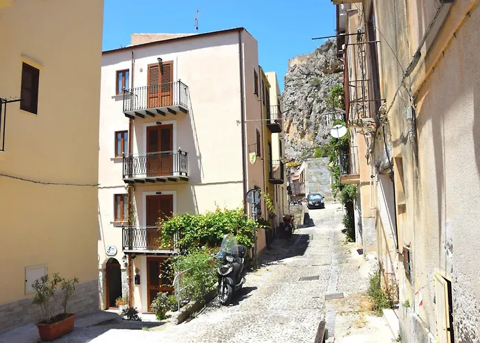 La Casa Del Geko 4* Cefalù