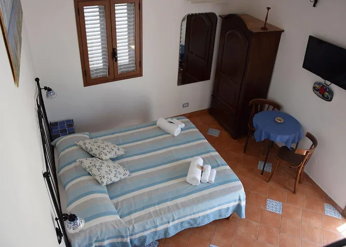 לינה וארוחת בוקר La Casa Del Geko