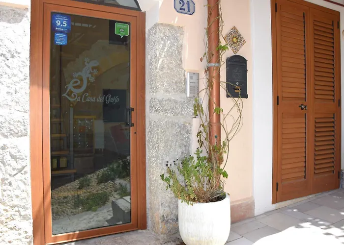 La Casa Del Geko 4* צ'פאלו